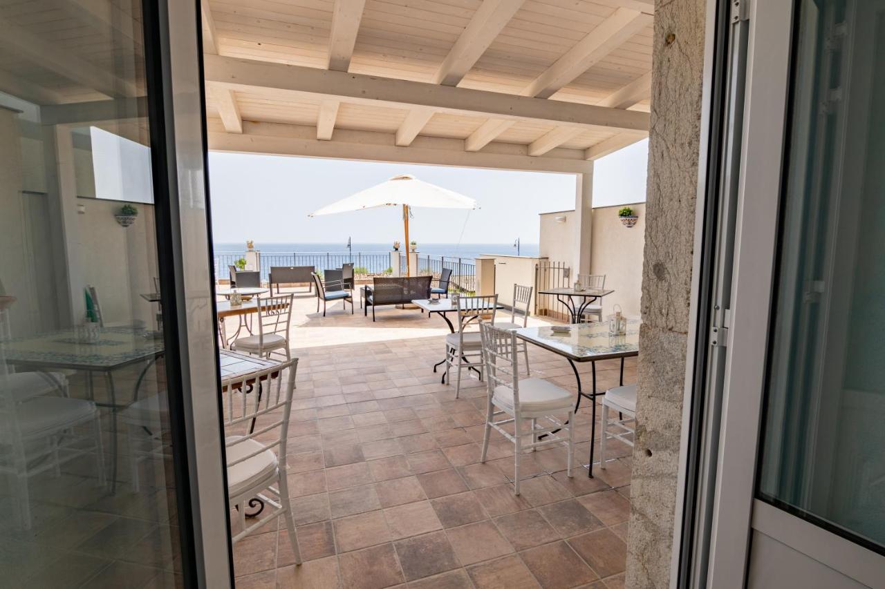 Bed and Breakfast Ottocento Sul Mare Nizza di Sicilia Esterno foto