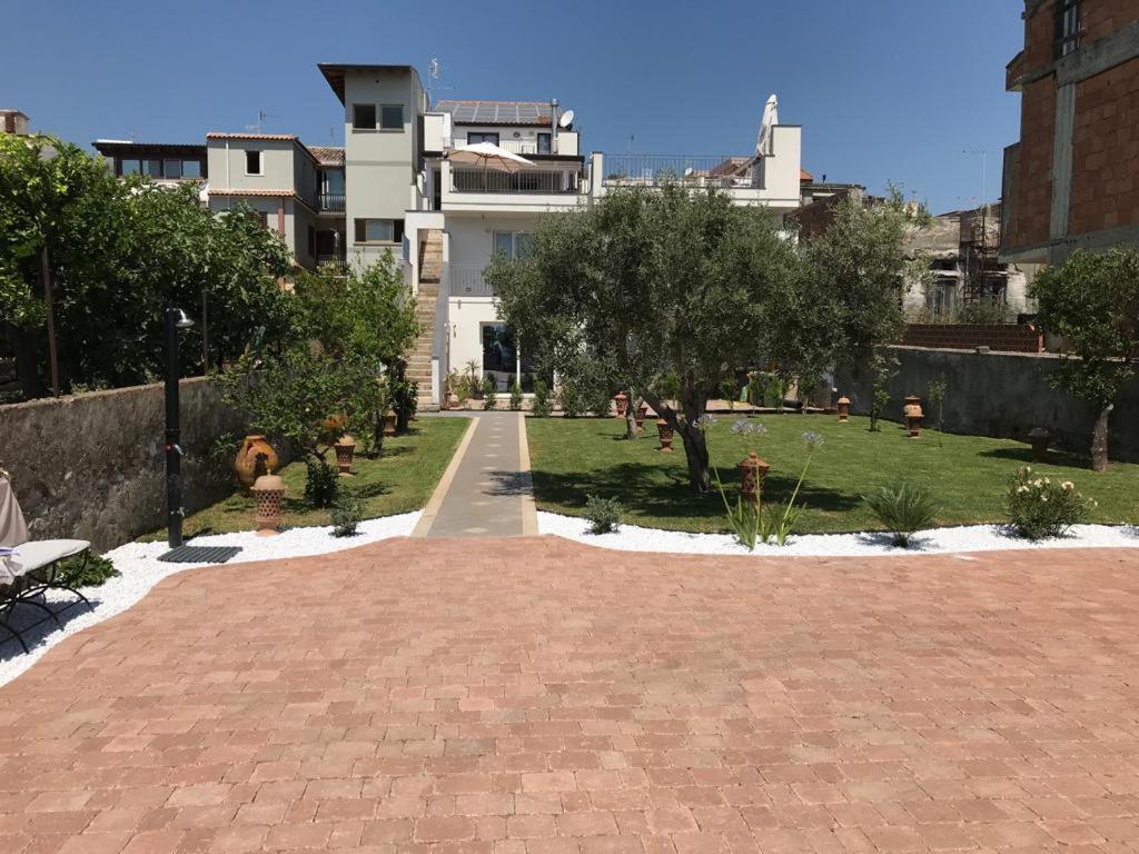 Bed and Breakfast Ottocento Sul Mare Nizza di Sicilia Esterno foto