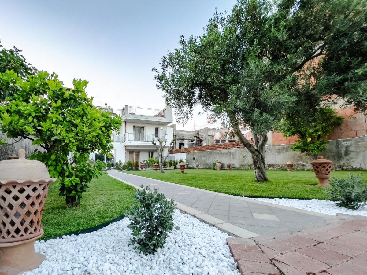 Bed and Breakfast Ottocento Sul Mare Nizza di Sicilia Esterno foto