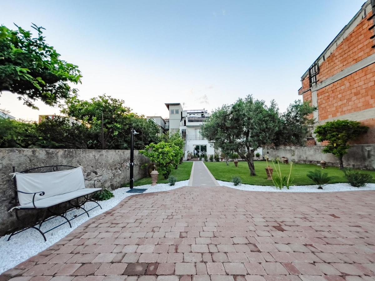 Bed and Breakfast Ottocento Sul Mare Nizza di Sicilia Esterno foto